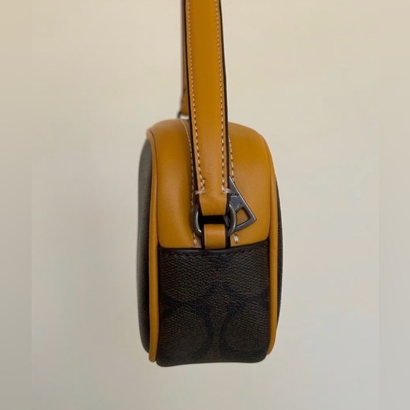 Coach JAMIE WRISTLET IN SIGNATURE CANVAS WITH VARSITY MOTIF New - Picture 7 of 15